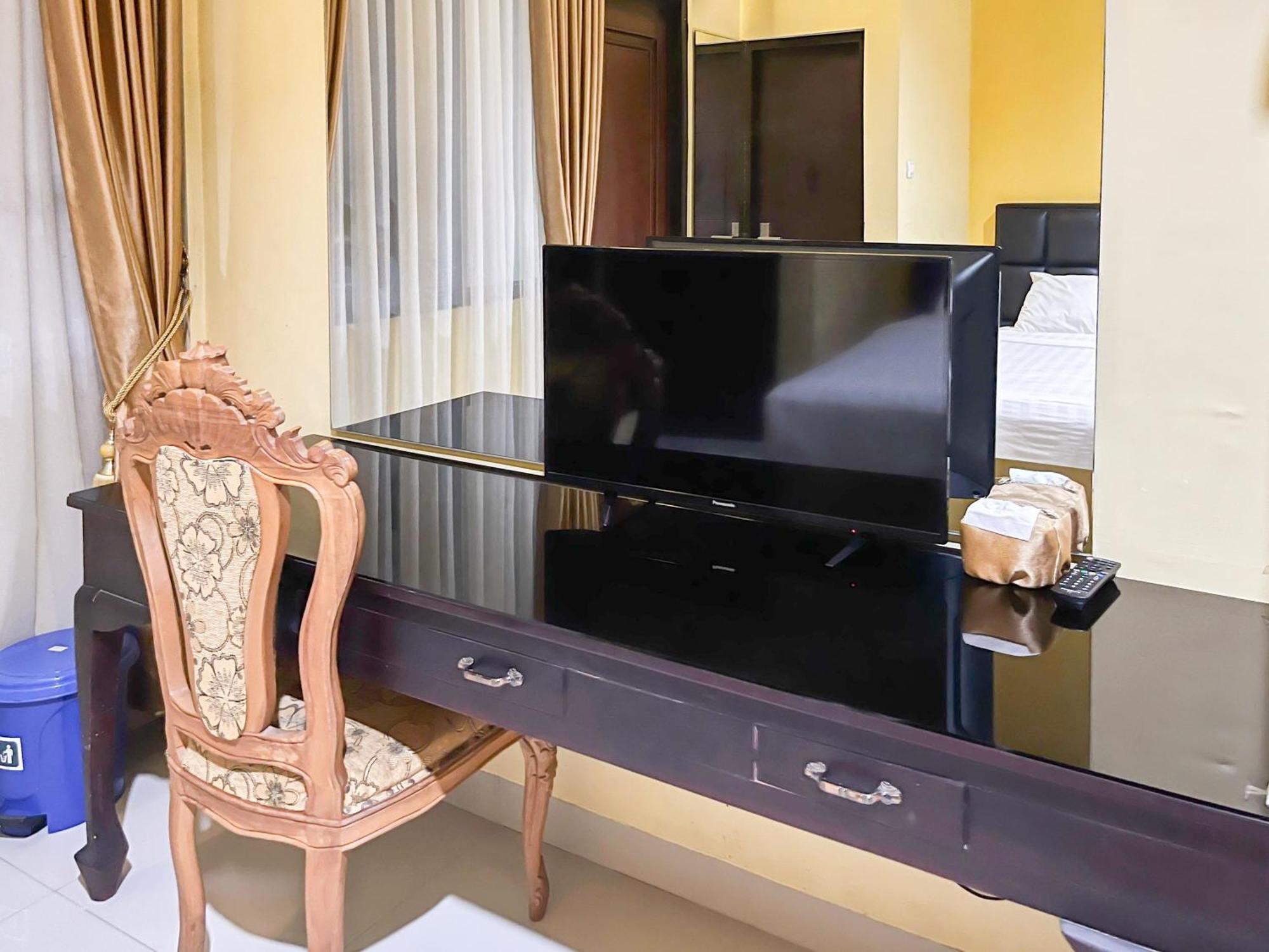 Kartika Hotel Syariah Pacitan Mitra Reddoorz Экстерьер фото